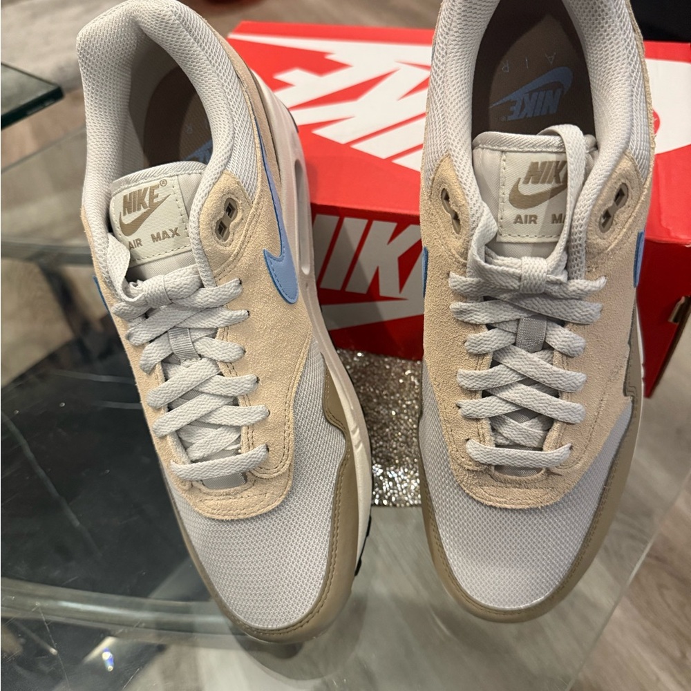 New Mens 10.5 Nike Air Max 1 ESS- Light Bone/ Psychic Blue. Original Box - Picture 3 of 8
